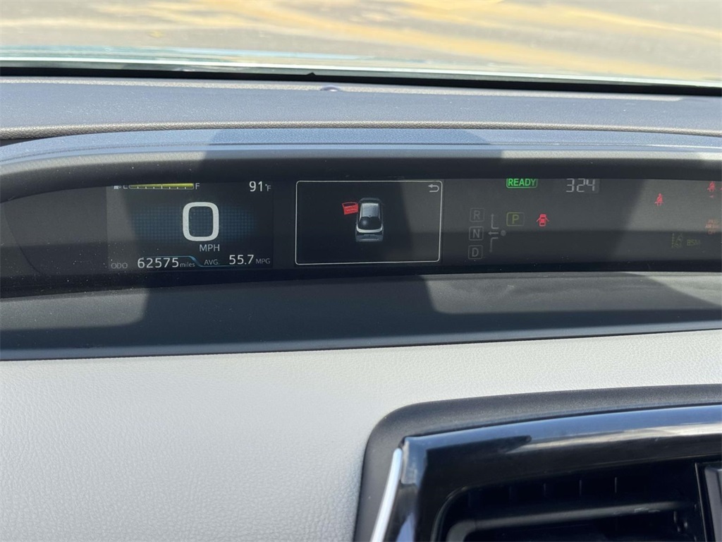2021 Toyota Prius LE photo 24