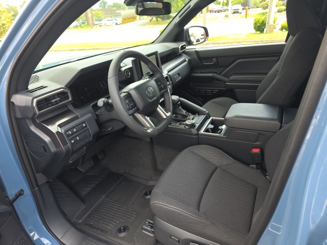 2025 Toyota 4Runner 4WD SR5 photo 7
