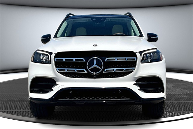 2022 Mercedes Benz GLS 450 4MATIC photo 2