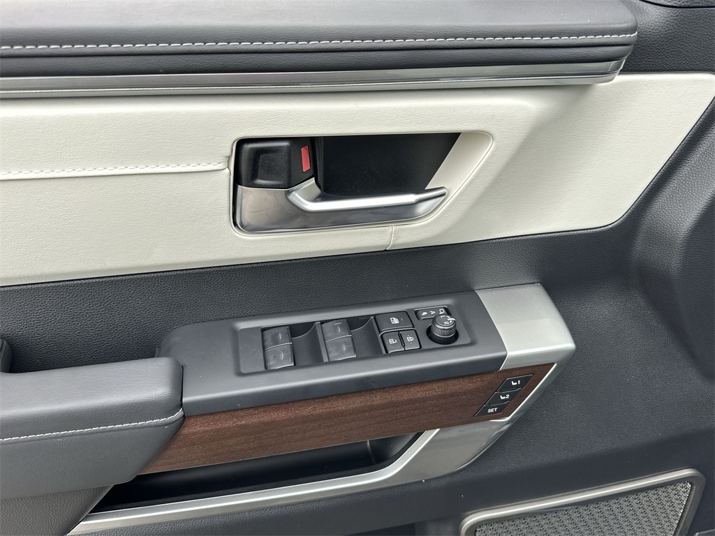 2025 Toyota Sequoia Capstone photo 13