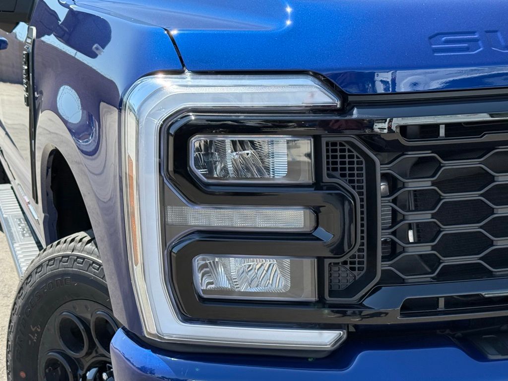 2026 Ford F-250 Lariat photo 3