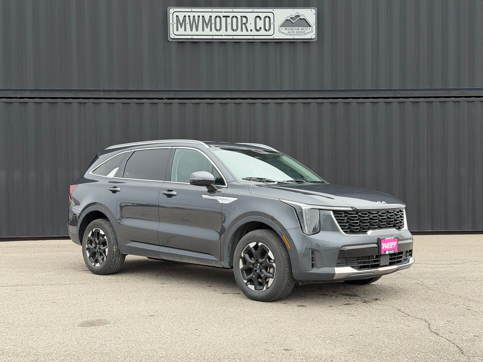 2024 Kia Sorento S's photo