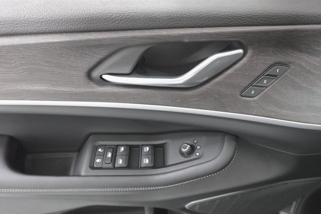 2025 Jeep Grand Cherokee Limited photo 10