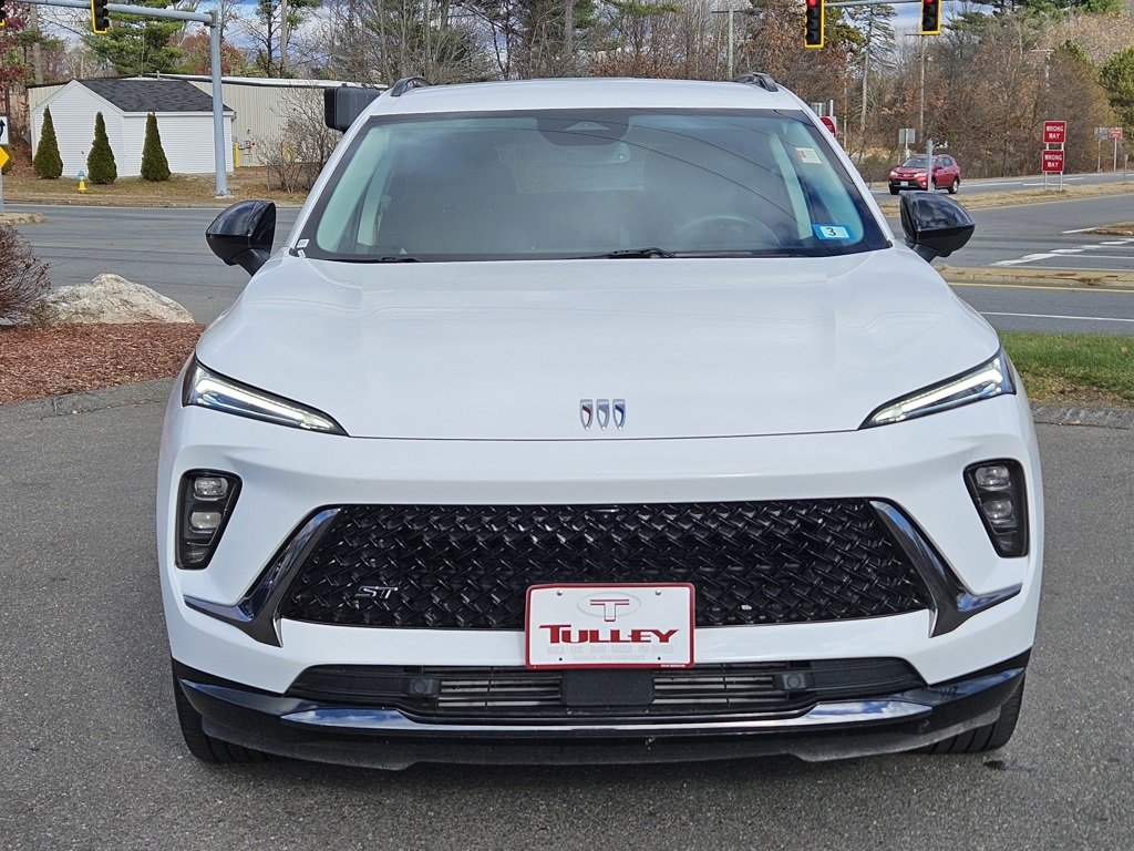 2025 Buick Envision Sport Touring photo 2