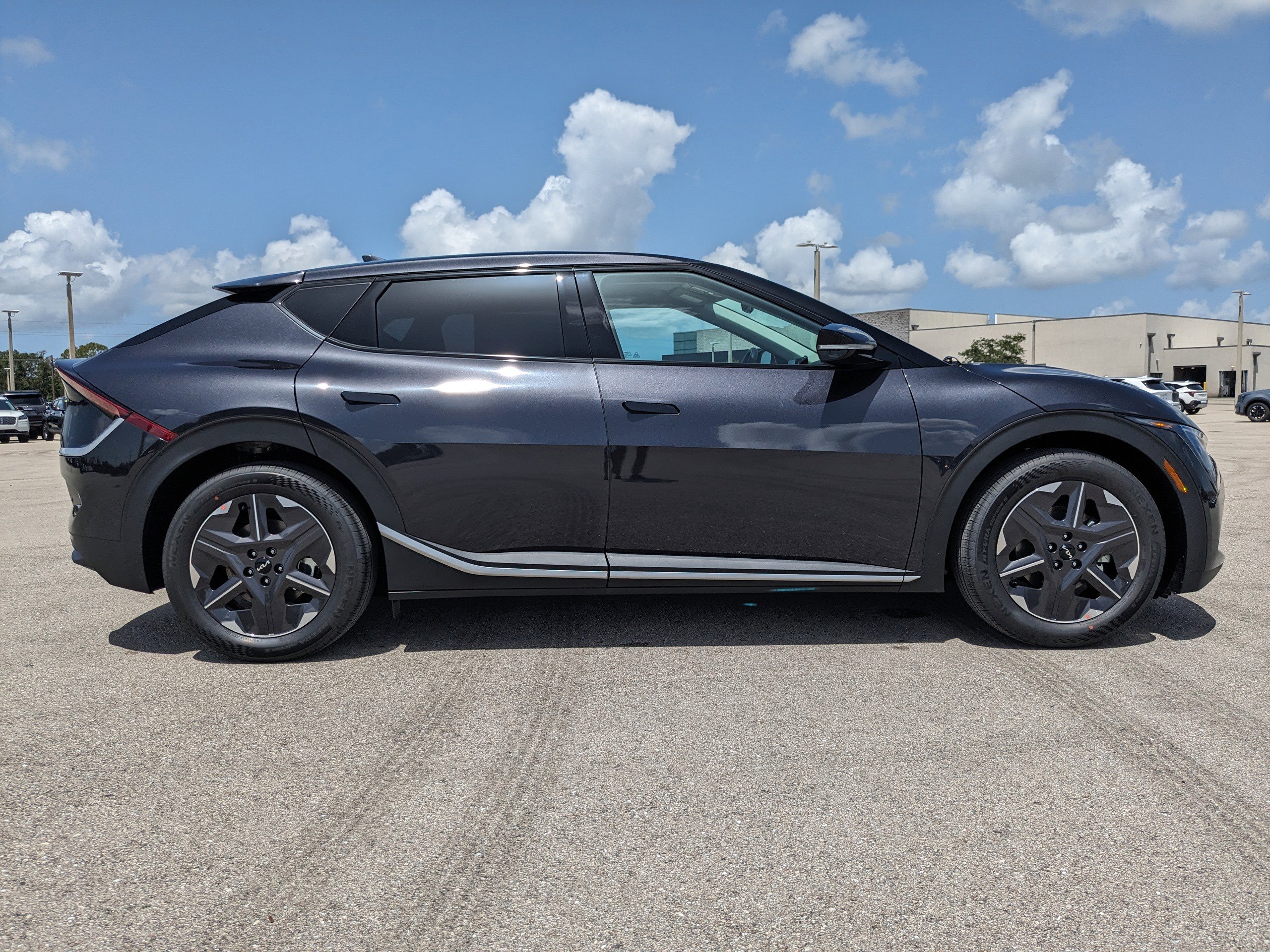 2025 Kia EV6 Light photo 3