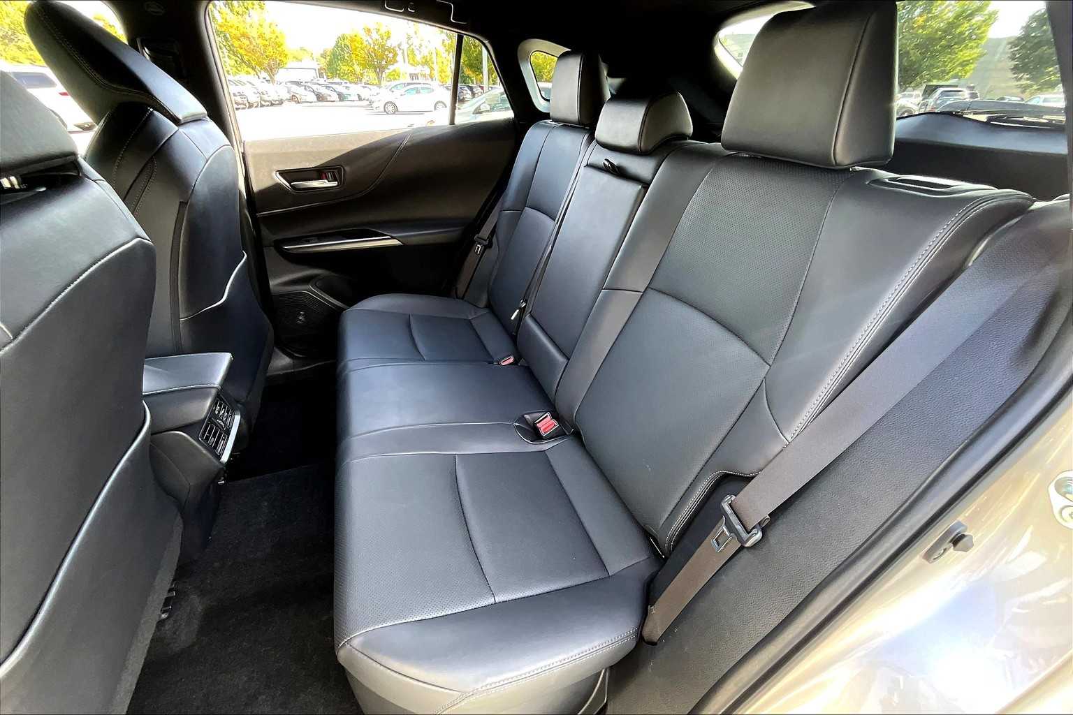 2023 Toyota Venza Limited photo 9