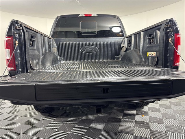 2019 Ford F-150 XLT photo 2