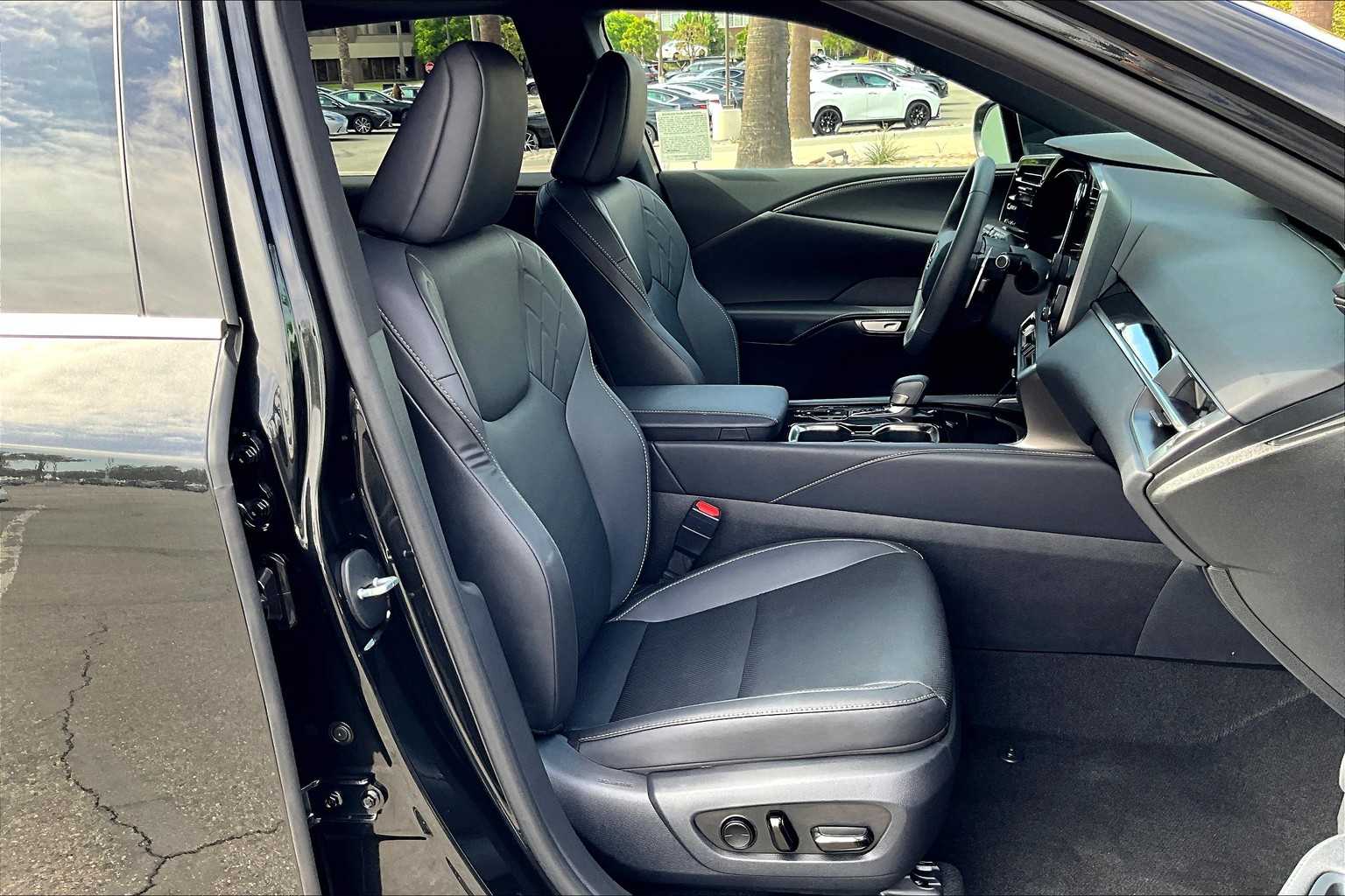 2025 Lexus RX 350 photo 8