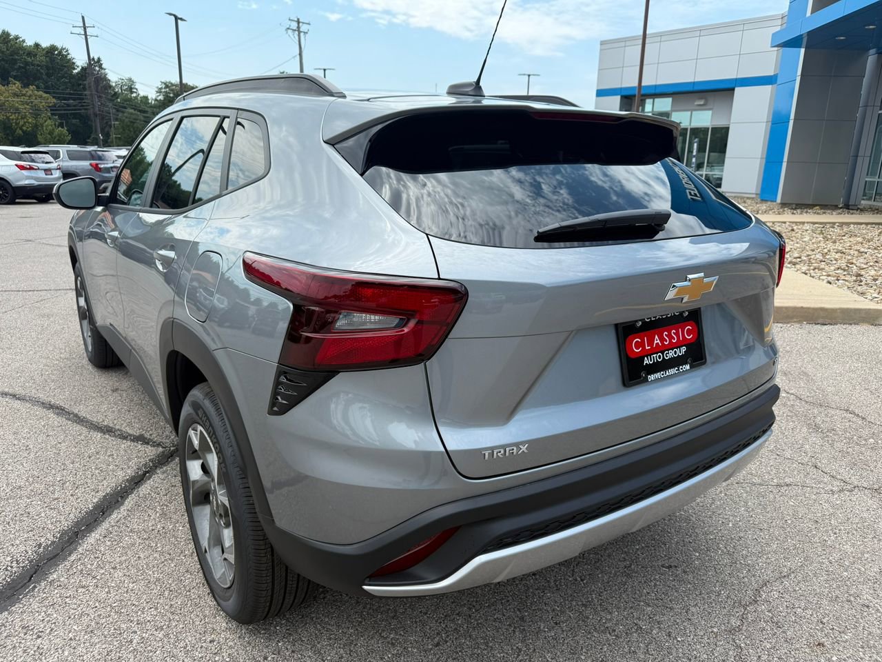 2025 Chevrolet Trax LT photo 4