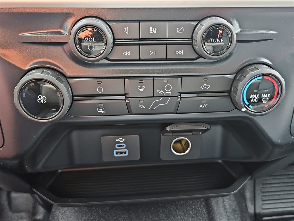 2024 Ford F-350 photo 38