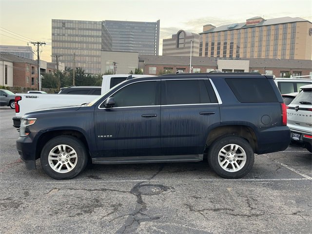 2017 Chevrolet Tahoe LS photo 2
