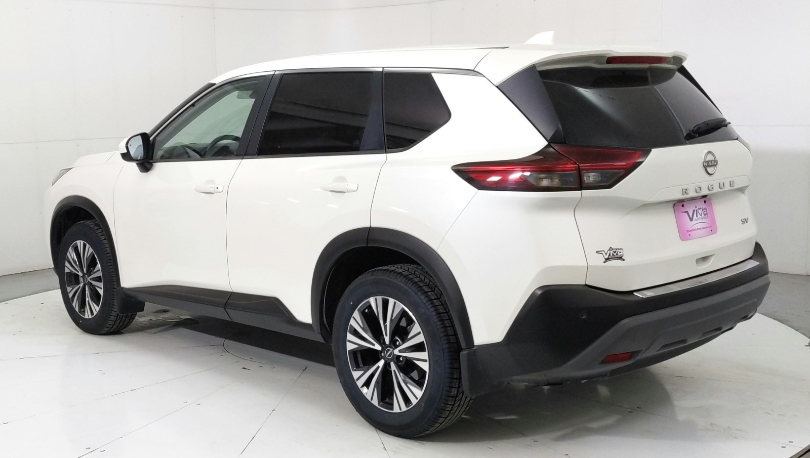 Used 2023 WHITE Nissan SV image 4