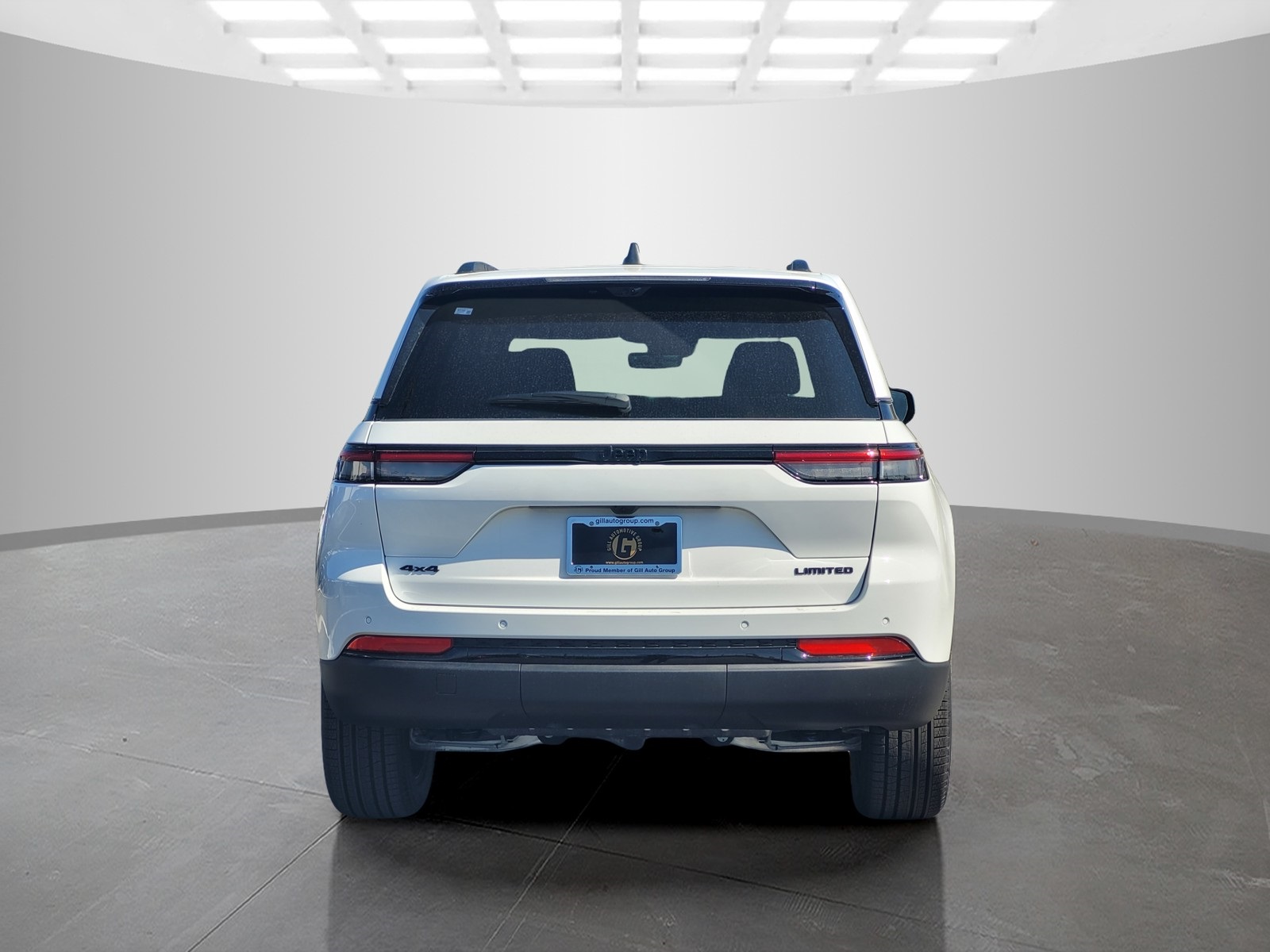 2025 Jeep Grand Cherokee Limited photo 4