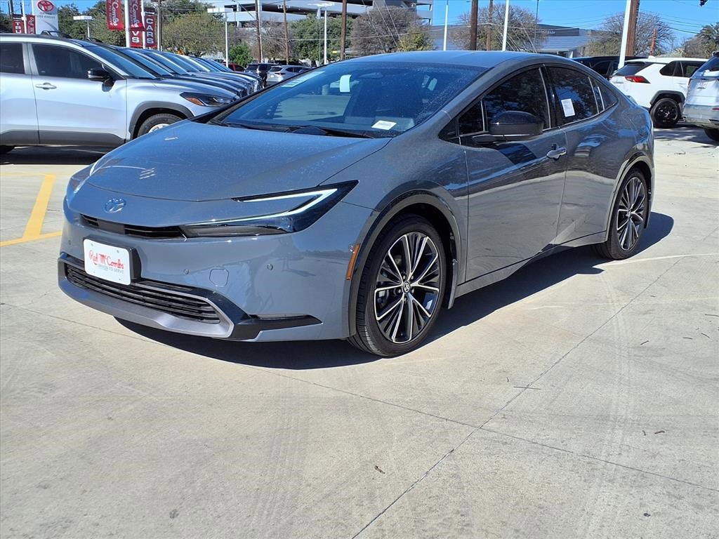 2026 Toyota Prius XLE's photo