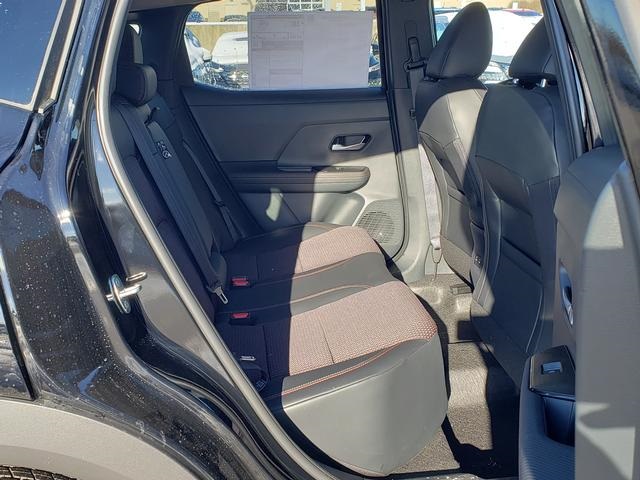 2025 Nissan Kicks SR photo 17