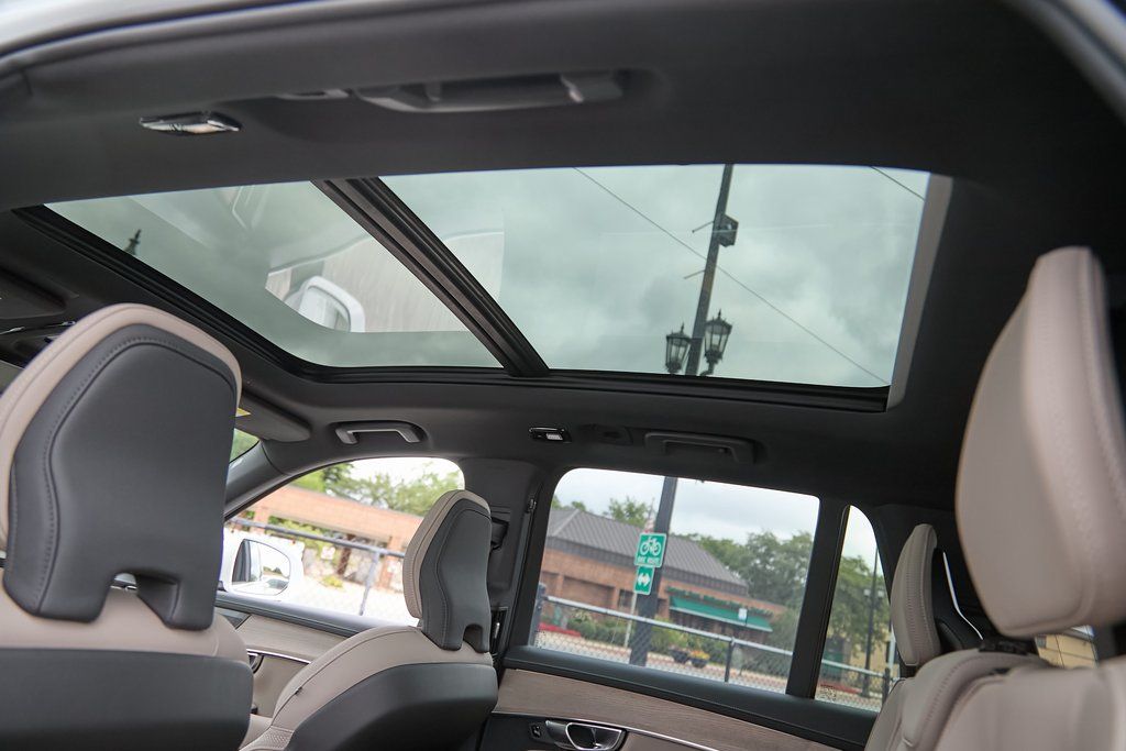 2026 VOLVO XC90 - Image 23