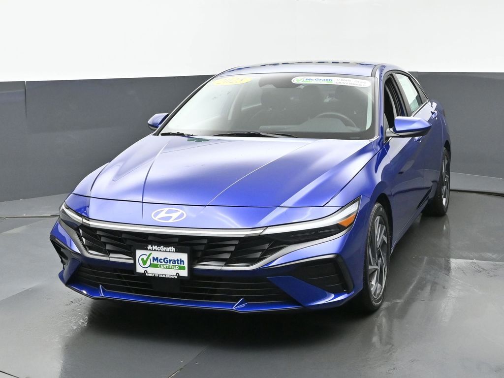 2025 Hyundai Elantra SEL Convenience photo 4