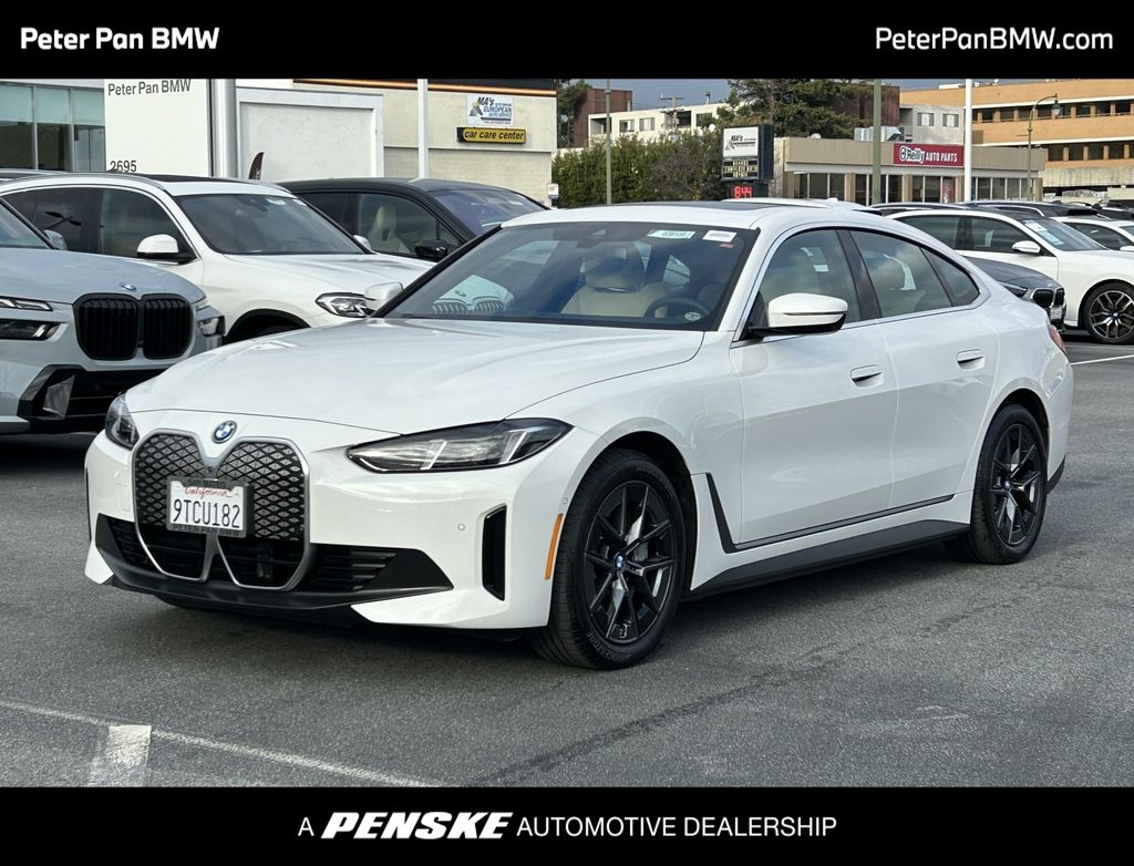 2025 BMW i4 40's photo