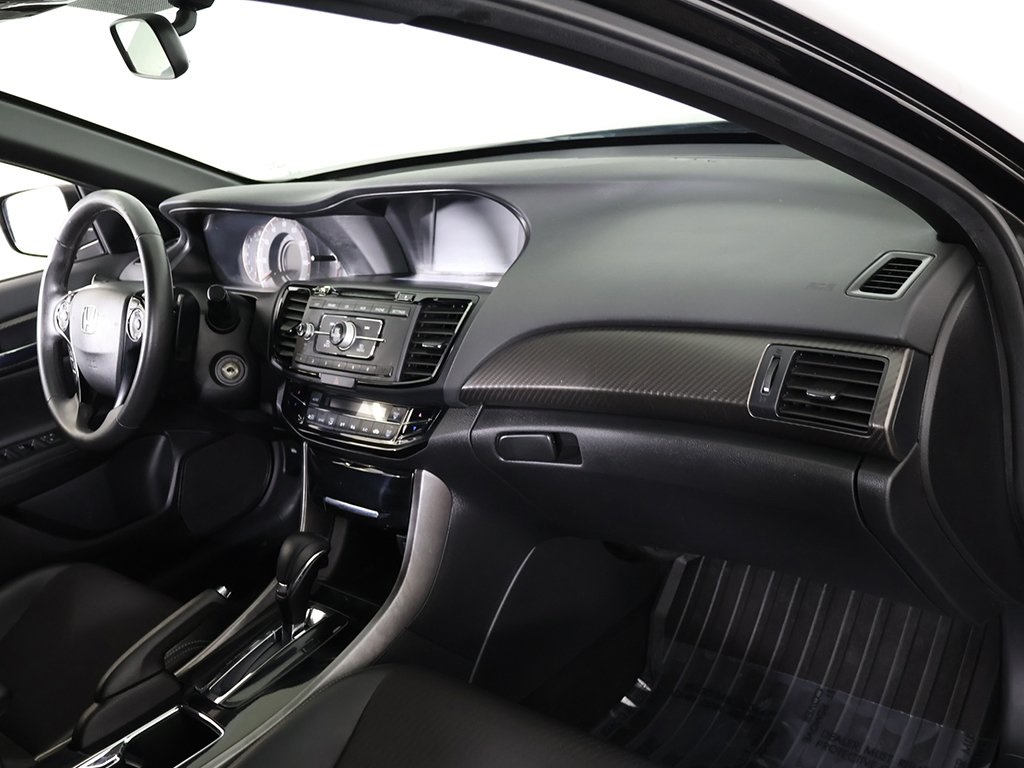 2016 Honda Accord Sport photo 14