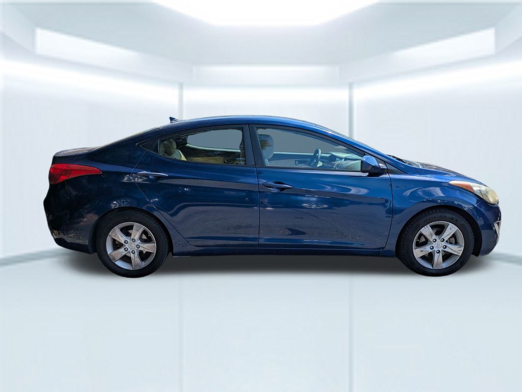 2013 Hyundai Elantra GLS photo 4