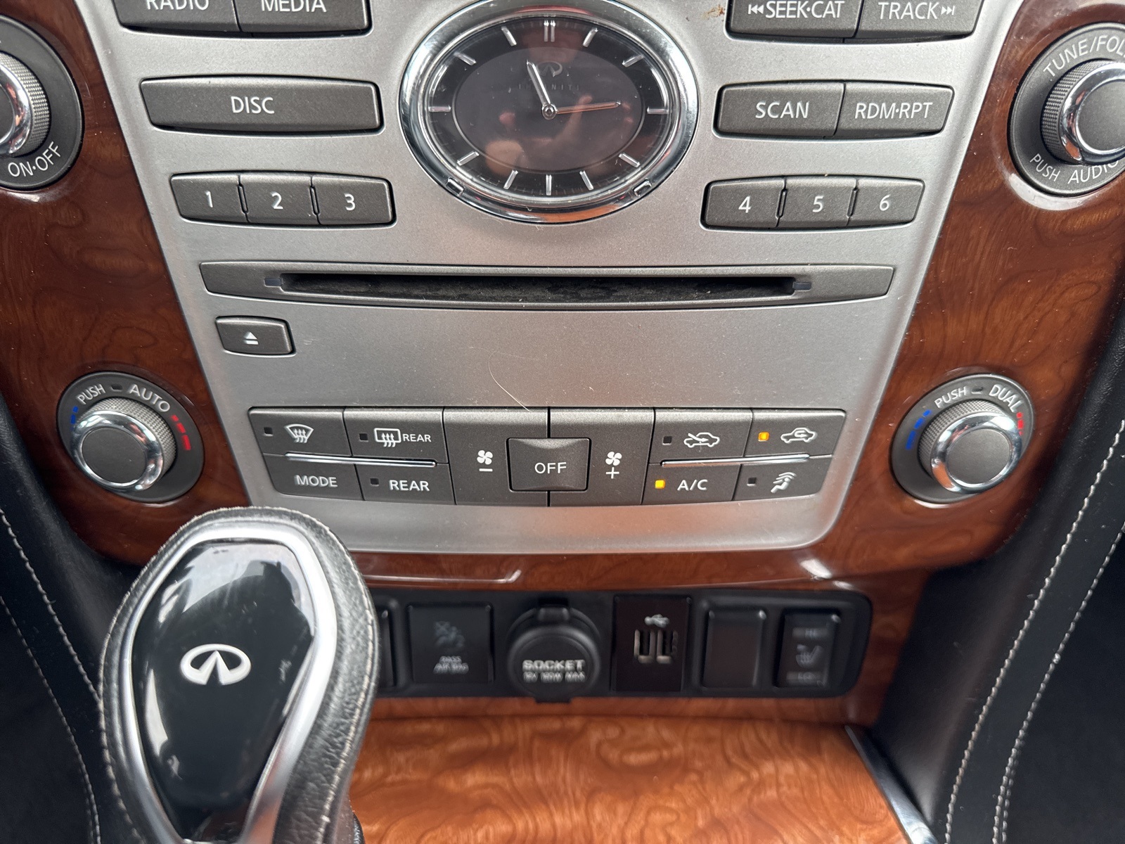 2019 Infiniti QX80 Luxe photo 37