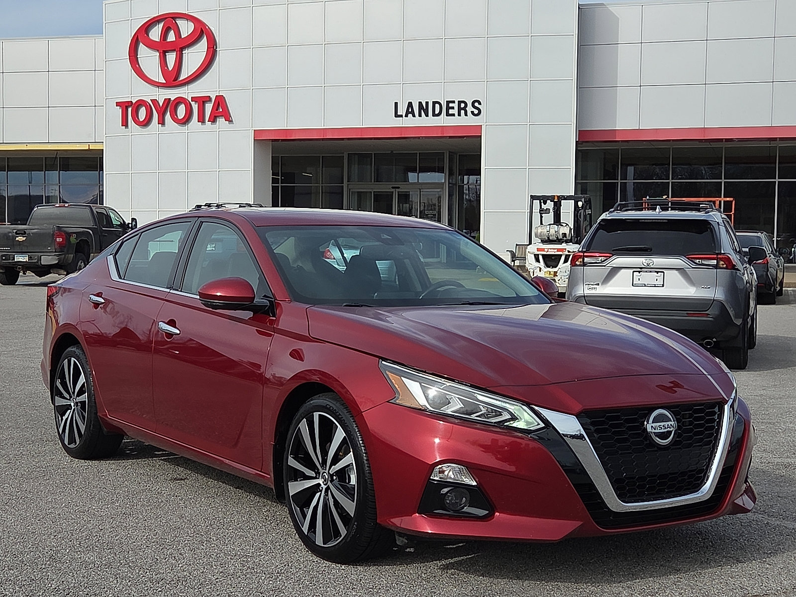 2021 Nissan Altima Platinum's photo