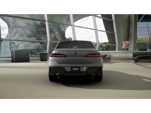 2026 Bmw 750e photo 2
