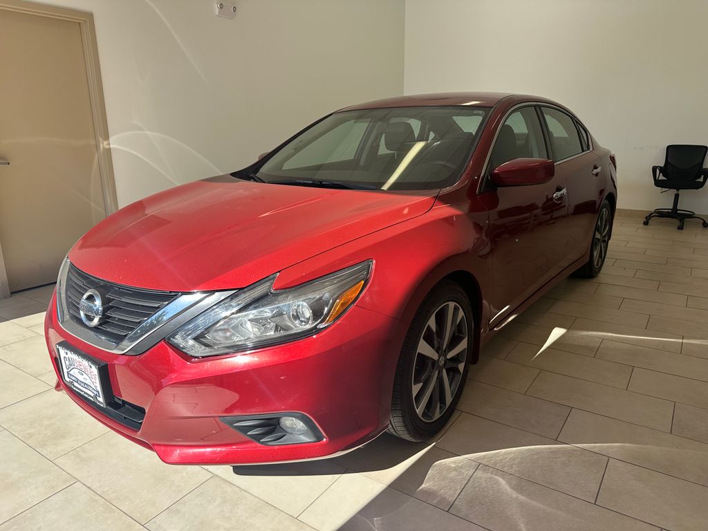 2016 Nissan Altima 2.5 SR photo 3