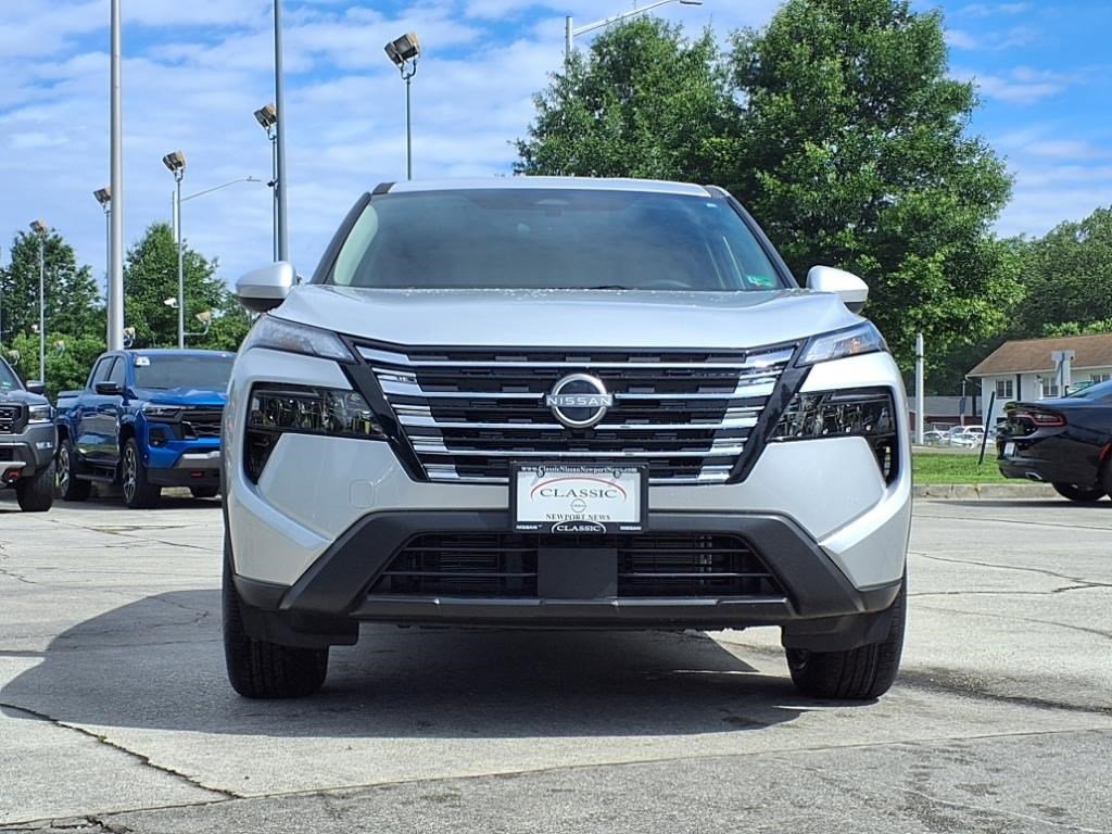 2025 Nissan Rogue SV photo 2