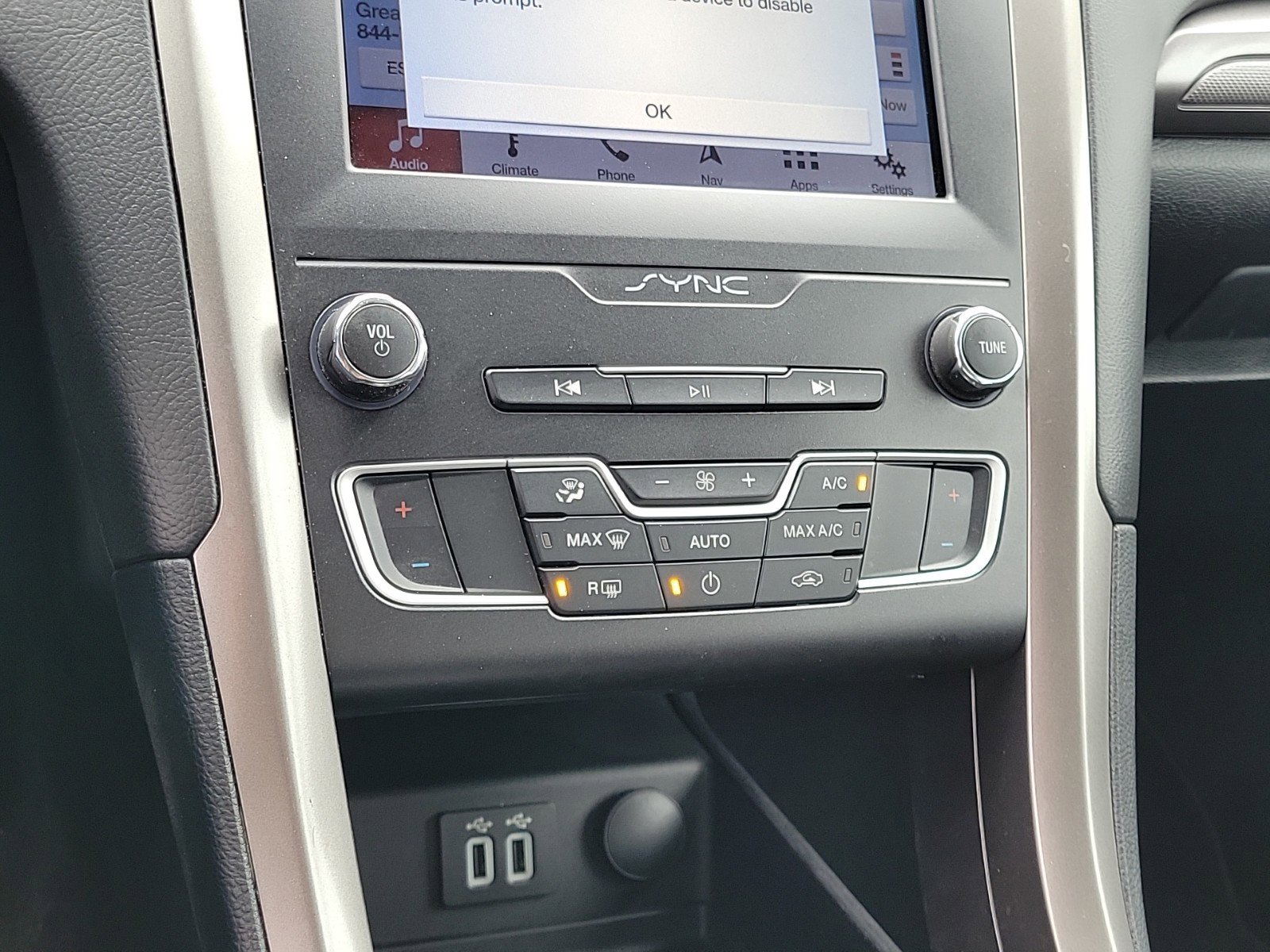 2019 Ford Fusion SE photo 23