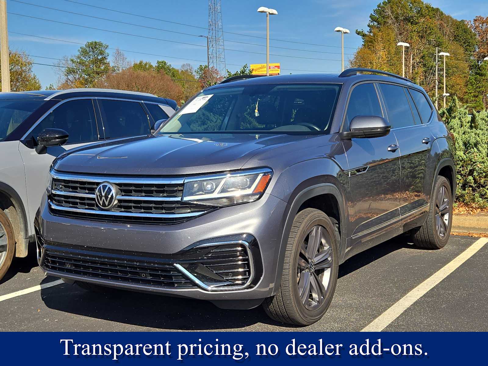 2021 Volkswagen Atlas V6 SE Technology R-Line photo 3