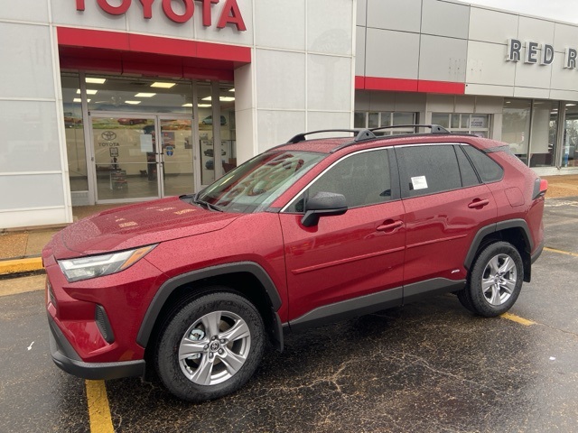 2025 Toyota RAV4 LE's photo