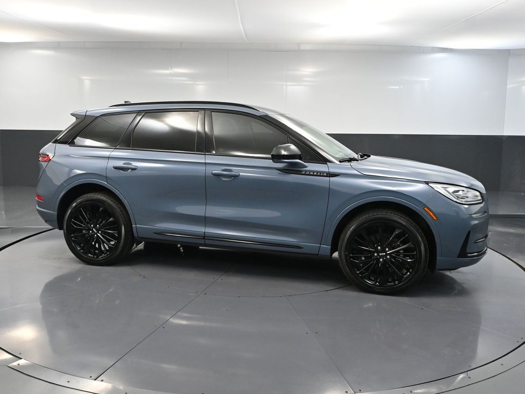 2023 Lincoln Corsair Reserve photo 3