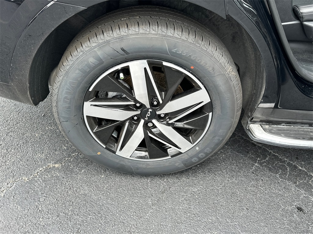 2023 Kia Sorento S photo 17