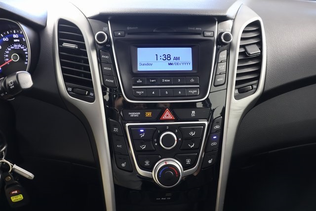 2016 Hyundai Elantra GT Base photo 14