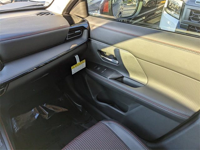 2026 Nissan Kicks SR photo 8
