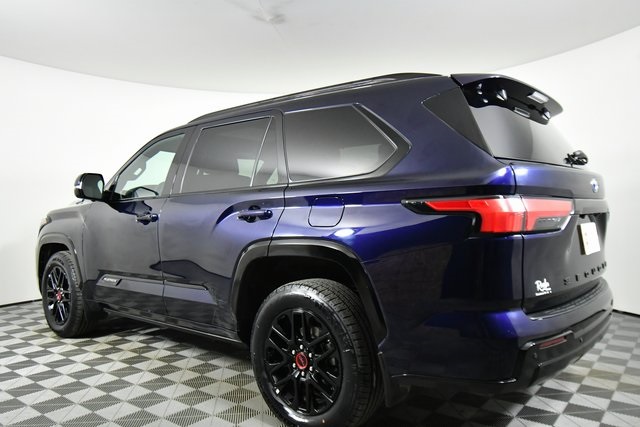 2023 Toyota Sequoia SR5 photo 13