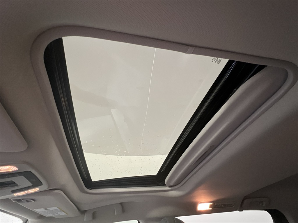 2024 Toyota Sienna XLE photo 13