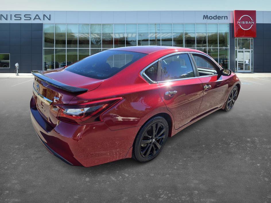 2017 Nissan Altima 2.5 SR photo 4