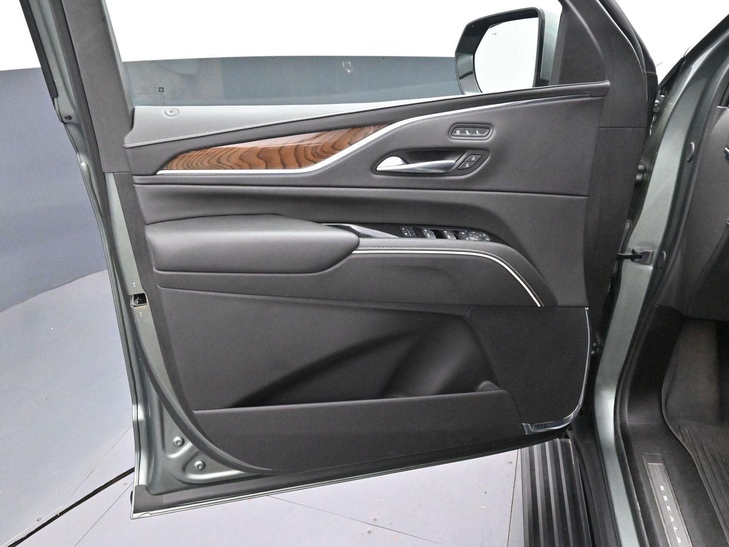 2023 Cadillac Escalade ESV Sport Platinum photo 10