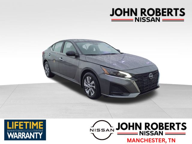 2025 Nissan Altima S's photo