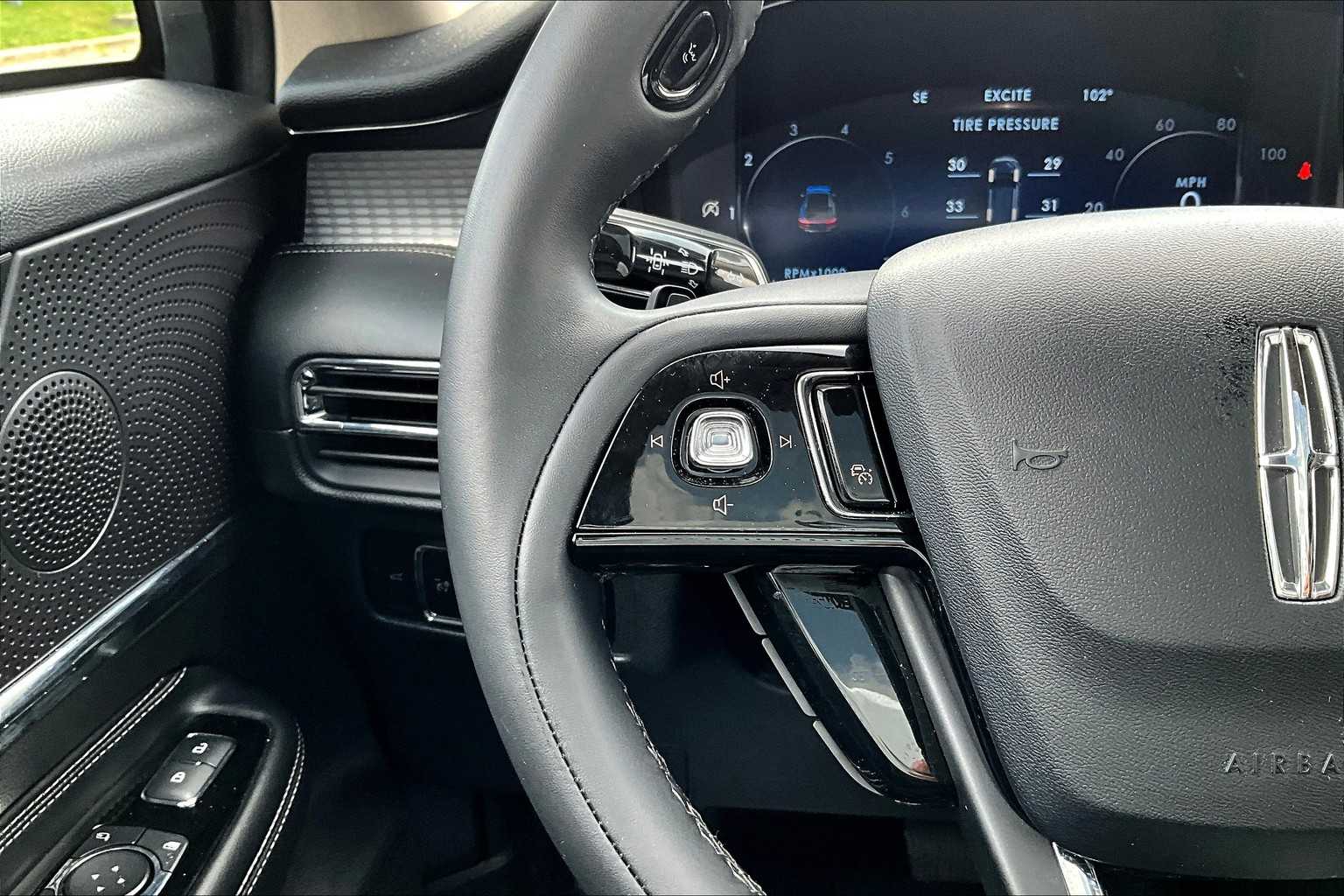 2023 Lincoln Corsair Standard photo 20