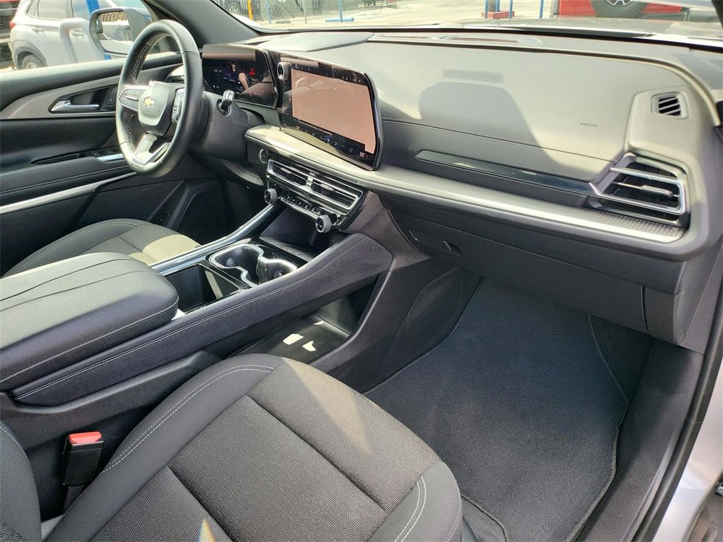 2025 Chevrolet Traverse photo 20