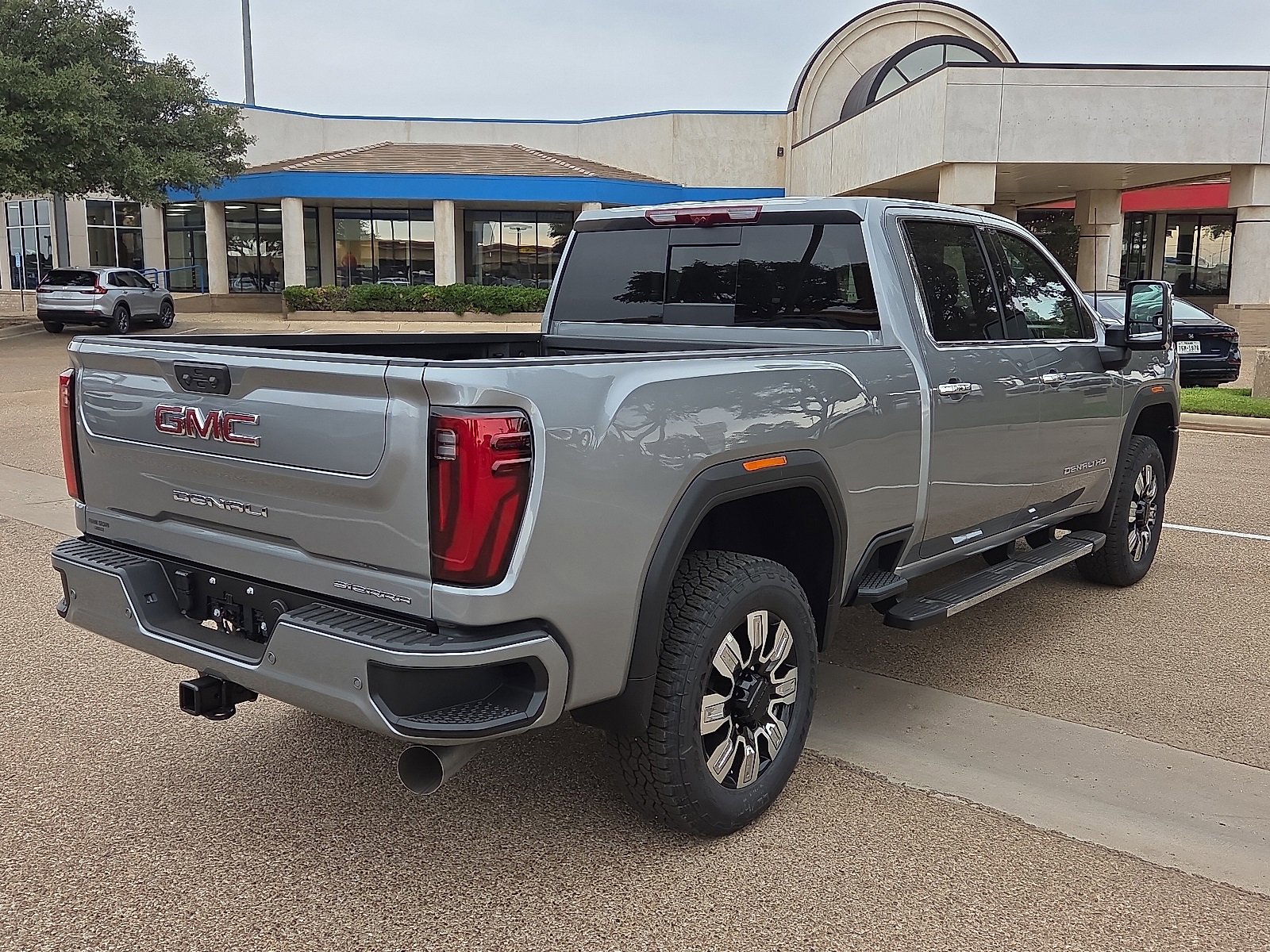 2026 Gmc Sierra 2500 Denali photo 4