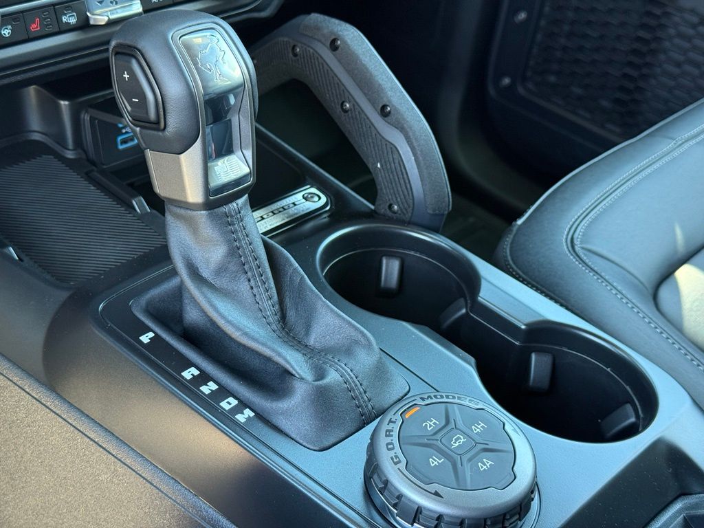 2025 Ford Bronco Badlands photo 13