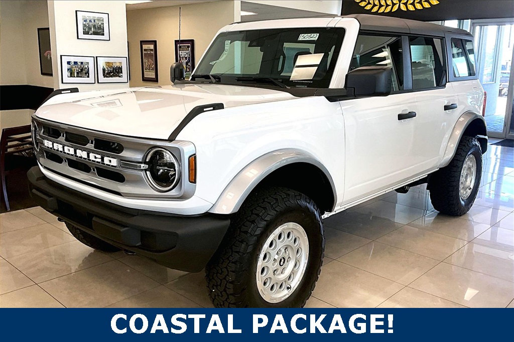 2025 Ford Bronco 4-Door Base's photo