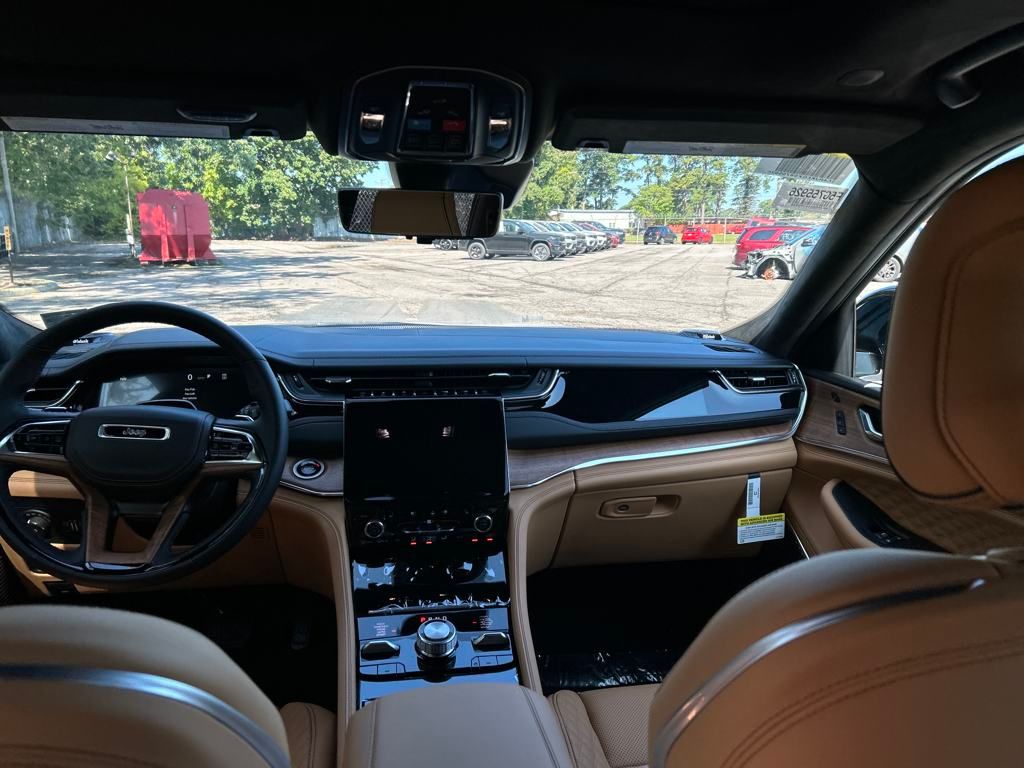 2025 Jeep Grand Cherokee L Summit photo 19