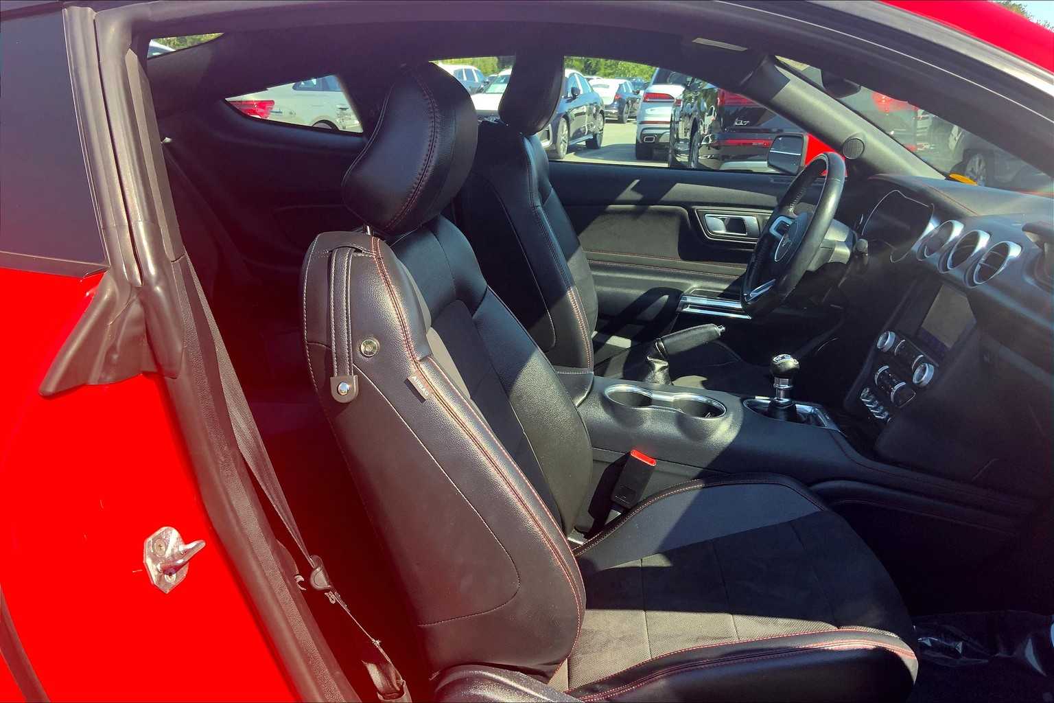 2020 Ford Mustang GT Premium photo 8