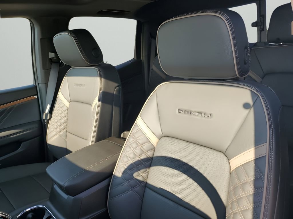 2025 Gmc Canyon Denali photo 29
