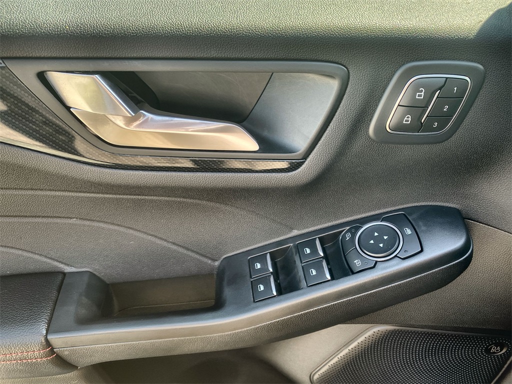2023 Ford Escape ST-Line Elite photo 15
